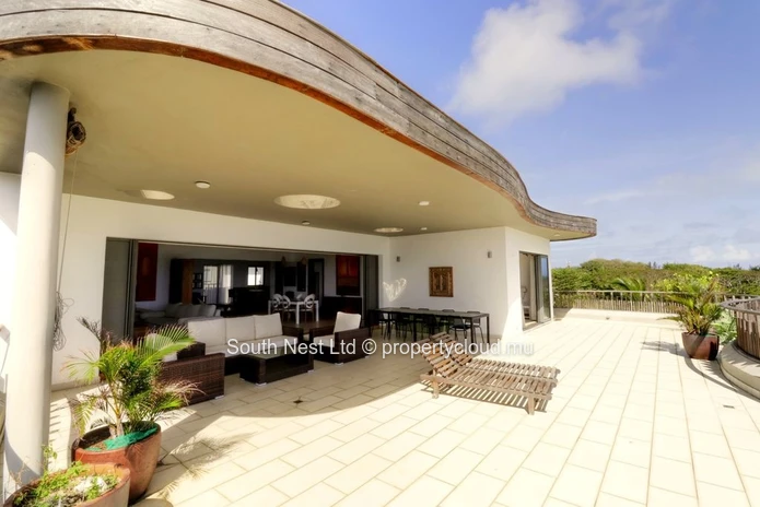 Seafront penthouse with an incredible view