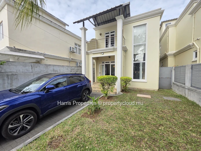 Beautiful 2-bedroom house for rent in Mont Choisy