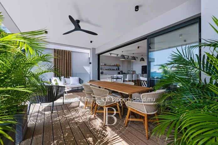 POINTE AUX CANONNIERS - sea view penthouse with 3 bedrooms