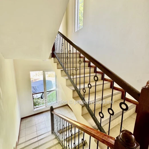 Studio d’Investissement en Bord de Mer à Vendre