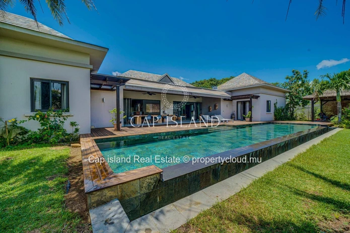 Villa 5 chambres et son jardin tropical - GRAND BAIE -