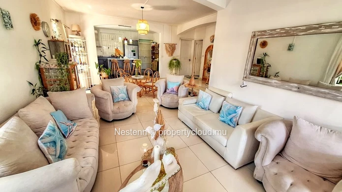 Charming 6 bedroom house with a swimming pool