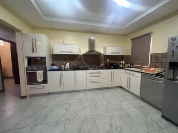 9 Bedroom House