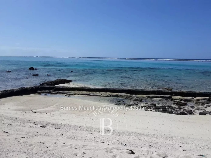 BLUE BAY - Beachfront apartment - 2 bedrooms