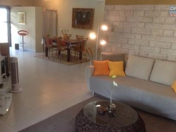 6 Bedroom Villa