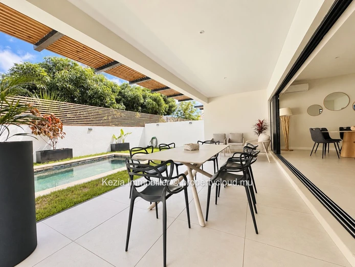 Un Cocon Intimiste Avec Piscine Privée À Deux Pas De La Plage