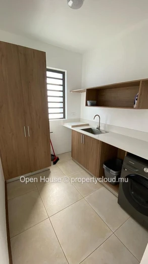 Luxury Villa with Private Pool in Pereybere - 3 Beds, Office, & More! Rs - Don't Miss Out!