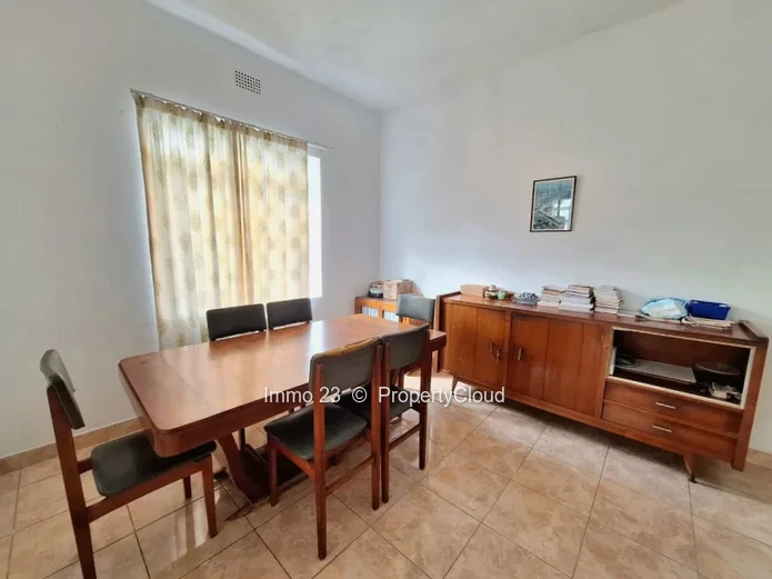 Maisons / Villas - 9 chambres - Curepipe