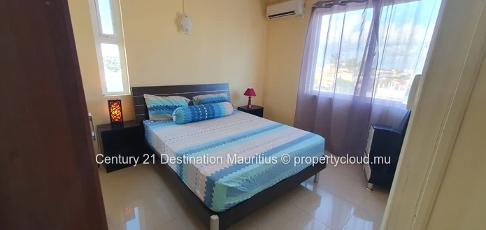 Spacious family Penthouse just minutes from the  sea
