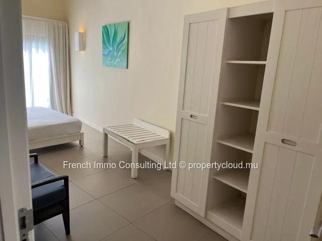 Appartement de 2 chambres en vente aux etrangers (Trou aux biches 50M de la plage) 