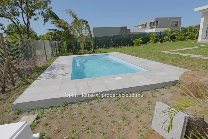 Furnished villa for rent in Forbach, 320m², 5 bedrooms, private pool, accessible to foreigners, rental with or withou...