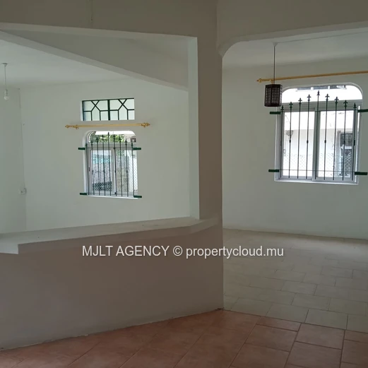 Maison/Villa - 3 chambres - 170 m² Beau Bassin, Centre