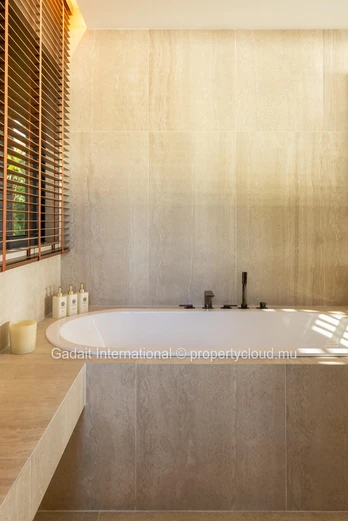Penthouse LOÉ – Location d'Exception à Rivière Noire, Île Maurice