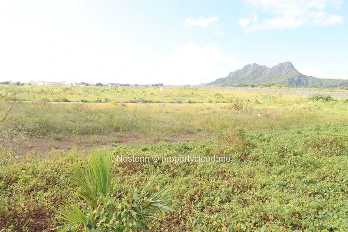 Exceptional residential plot with sea and mountain views. 