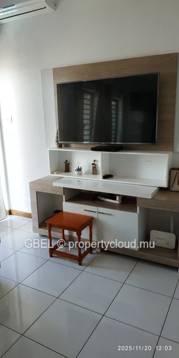 Appartement meublé 3ch/2sdb 90m² à Flic-en-Flac — salon et cuisine équipés