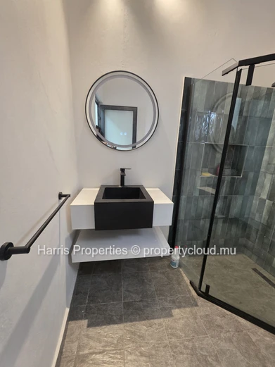 Luxurious Modern Individual Duplex for Rent in Pereybere – Elegant Design & Premium Comfort