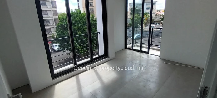 Quatre Bornes St Jean Penthouse neuf de 3 càc 2 sdb. Ascenseur. Terrasse 100 m2.  Parking Privatifs. (Mandat exclusif)