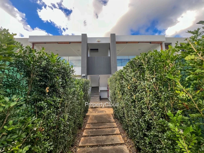 For Rent - 3-Bedroom Apartment - Albion
