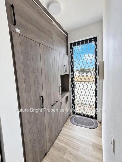 High end Spacious Furnished 3-Bedroom Apartment in Albion