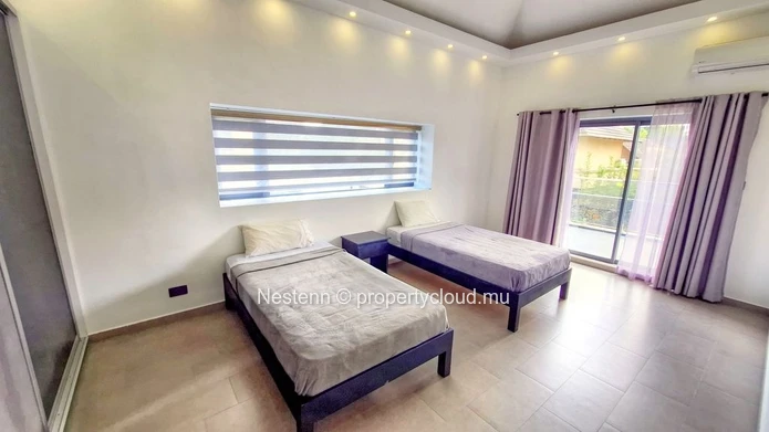 Spacious and bright 4 bedroom villa with its swimming pool