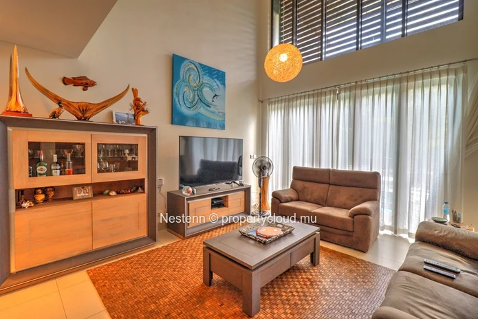 Comfortable 3 bedroom semi-detached villa sold with boat mooring