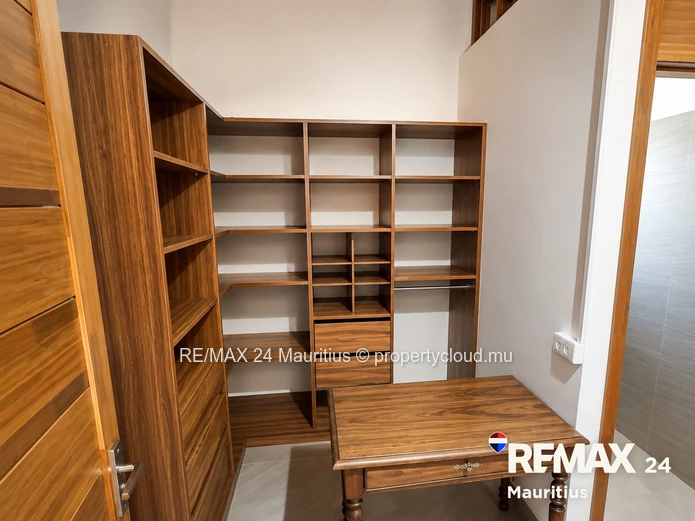 Tropical Family Villa with Pool & Independent Studio - Grand Baie, Chemin Vingt Pieds 3 En-Suite Bed