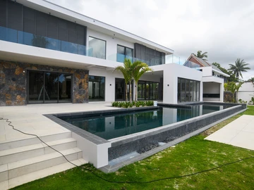 4 Bedroom Villa