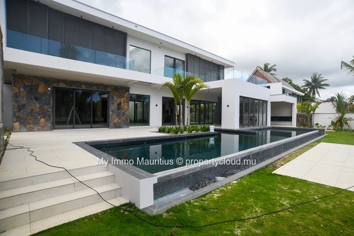 Villa Contemporaine pour un Art de Vivre Unique