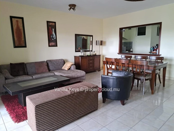 Appartement meuble et equippe (150 m2) a vendre  à Quatre Bornes, Prix Rs (neg)