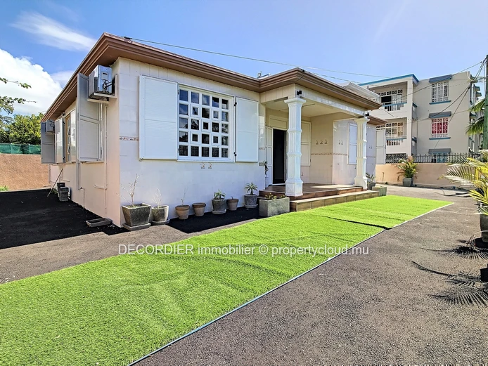 House 3 minutes from Bain Bœuf beach