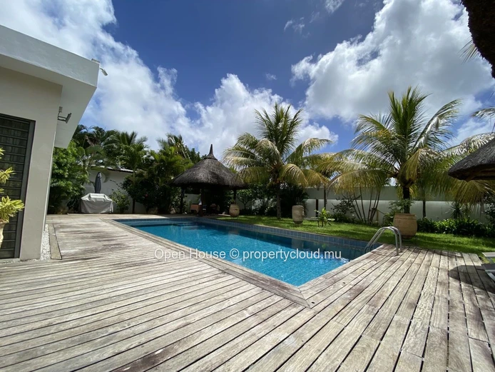 Modern villa in Grand Baie