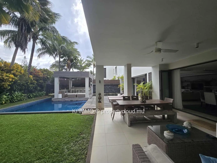 Grand Baie Villa Dolce Vita – Private Beach Access (Accessible to Non-Citizens)