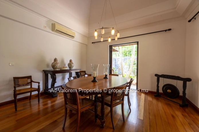? À Vendre – Villa D’Exception À Tamarina ?