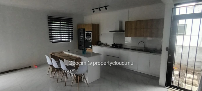 Albion Morc Berjeeraz fully furnished 4 bedroom's house. Plot of land448 sqm. Swimmingpool. Available now (Sole Mandate)