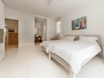 4 Bedroom Apartment