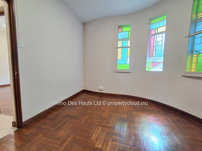 Space for rent long term Sodnac Quatre Bornes 