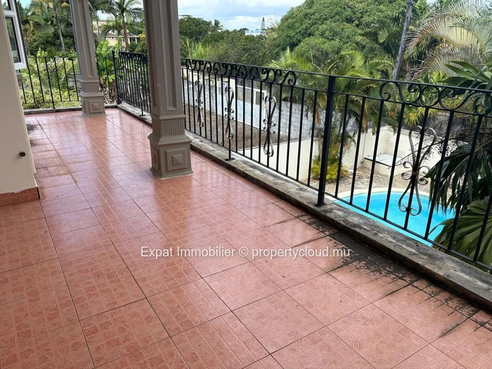 Villa Individuelle 3 Chambres Avec Piscine Et Jardin – Calodyne