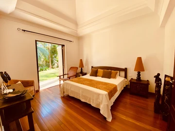 5 Bedroom Villa