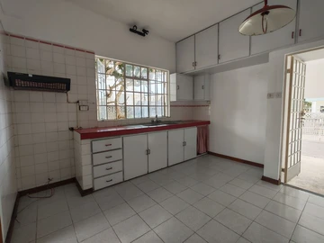 7 Bedroom House