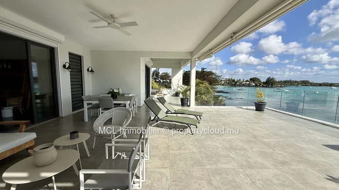 Luxury Beachfront Penthouse, Pereybere.