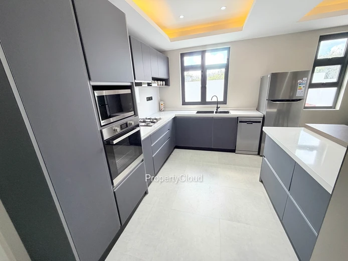 À Louer – Townhouse De 3 Chambres – Mont Choisy