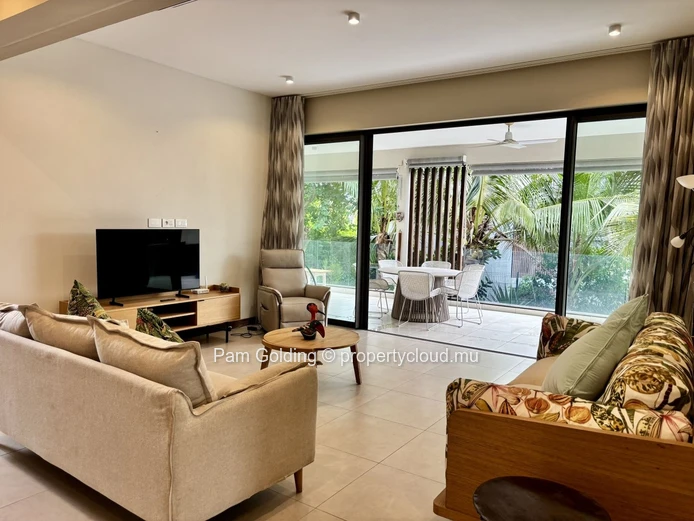 Ground Floor 3-Bedroom Apartment with Private Garden in Pointe aux Canonniers, Mauritius, 196.69 m²