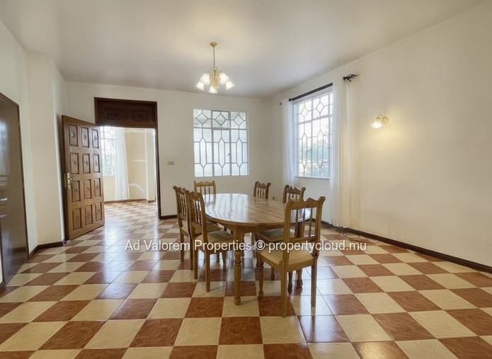 En Exclusivité – Maison familiale de 7 chambres à Pointe aux Piments (Mandat exclusif)