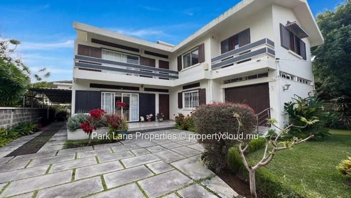Spacious family home with great potential in Sodnac
