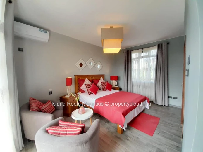 Grande maison de 4 chambres non loin de Mont Choisy Le Golf.