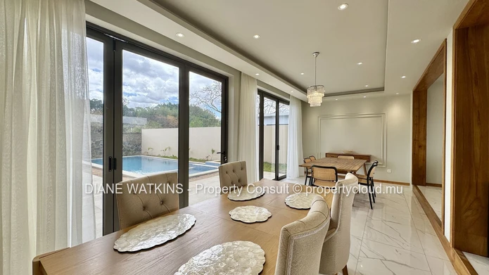 Contemporary 4-Bedroom House with Private Pool for Rent in Flic en Flac