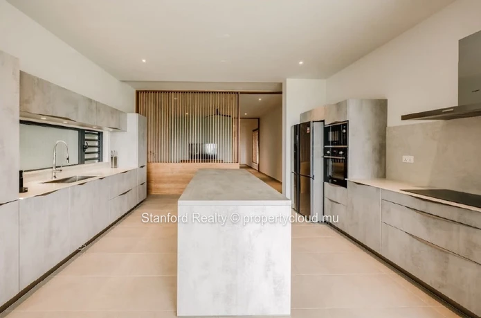 Luxury Apartment for Rent - 4 Bedrooms, Belle Vue, North