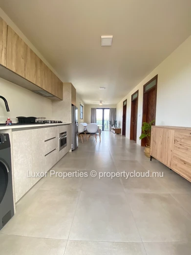 Appartement Neuf de Deux Chambres avec Vue Mer dans le Sud