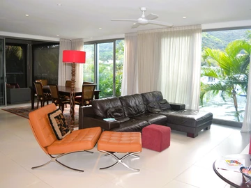 5 Bedroom Villa