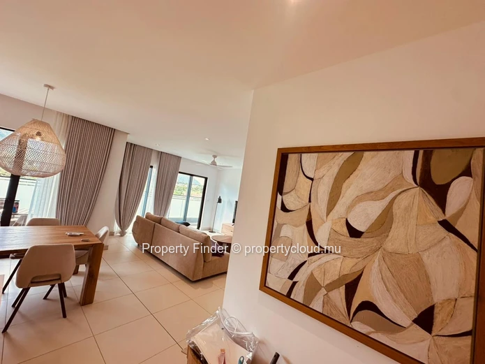 3-Bedroom Penthouse with Mountain Views – Telfair